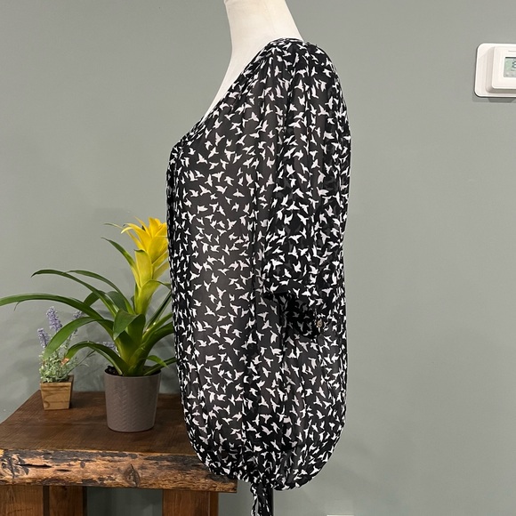 Mexx Sheer Short Sleeve Top with Bottom Tie Up - Picture 6 of 13